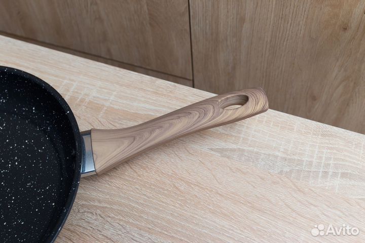 Сковорода 28см новая