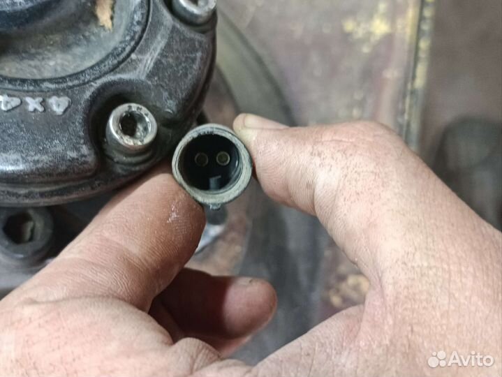 Поворотный кулак Rexton 1 part time