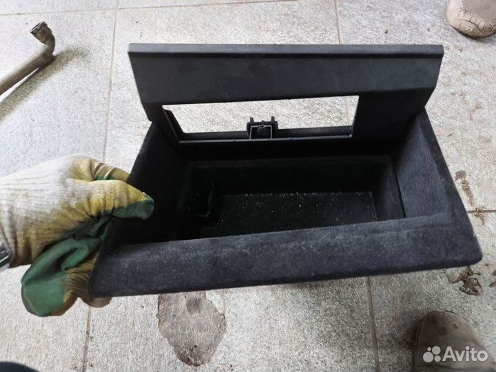 Вещевой ящик Bmw X6 E71