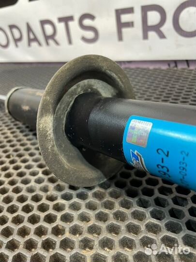 Амортизатор подвески задний левый Audi 80 B3 RU