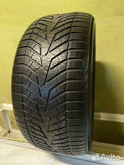 Yokohama BluEarth Winter V905 275/40 R20 V