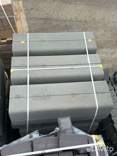 Бордюр магистральный 1000х300х180 Серый