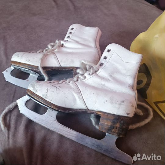 Коньки фигурные натуральная кожа размер 36