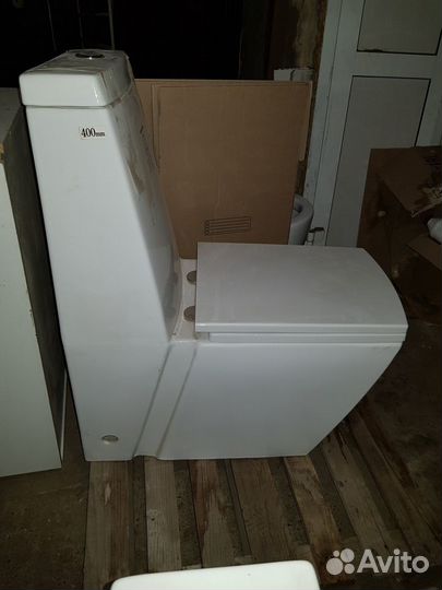 Продам унитаз (моноблок) с нижним выпуском, новый