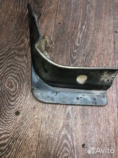 Брызговик задний левый Mitsubishi Diamante F25A