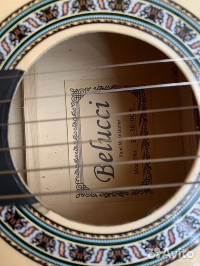 Акустическая гитара