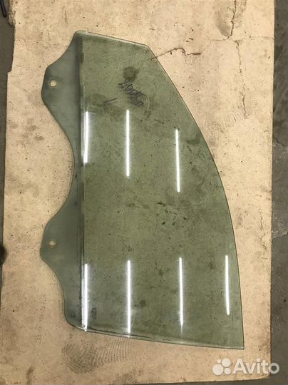 Стекло двери передней левой #: 749 Volkswagen Tou