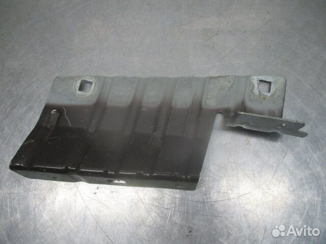 Кронштейн крепления крыла правый Renault Kaptur