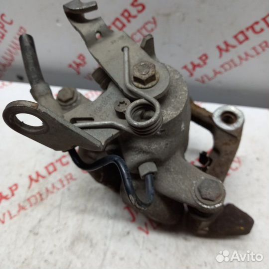 Суппорт тормозной задний правый Volkswagen Touran