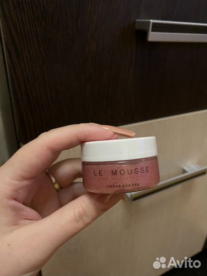 Скраб для губ le mousse (с щеточкой для губ)