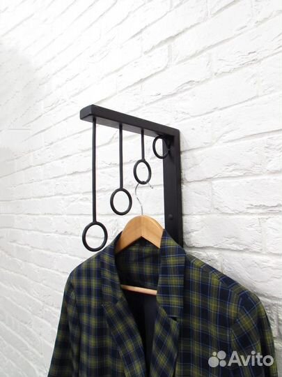 Вешалка настенная металлическая