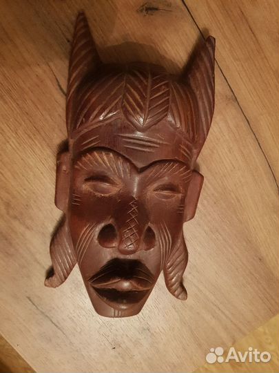 Африканские маски из дерева