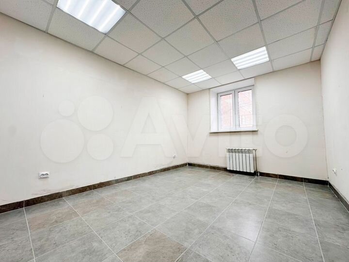 Офис с арендатором, 12.5 м²