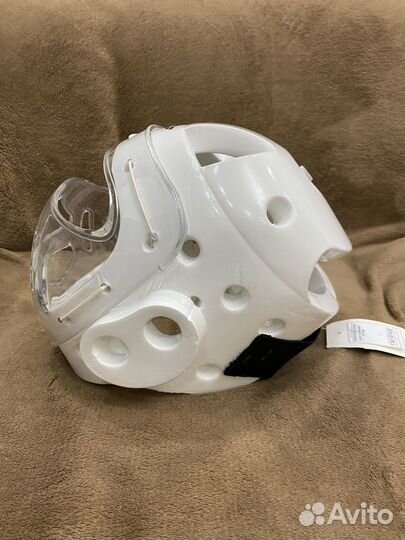 Шлем для тхэквондо с забралом