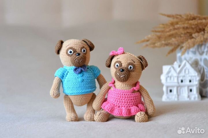 Мопс вязаный игрушка