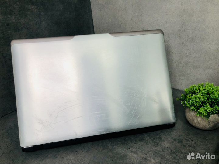 Ноутбук DNS i7 RAM 8gb GeForce 740M SSD и HDD