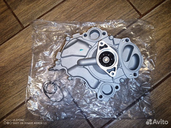 Насос водяной Jeep Grand Cherokee WK2 3,0 D CRD