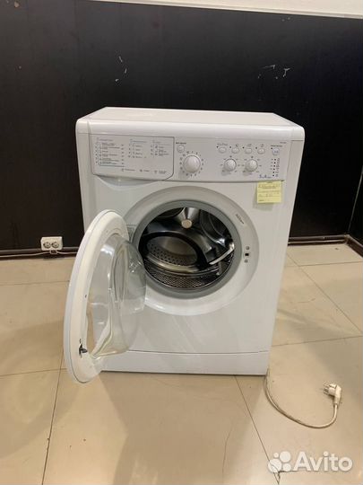 Стиральная машина Indesit Iwsc5085 cis5кг