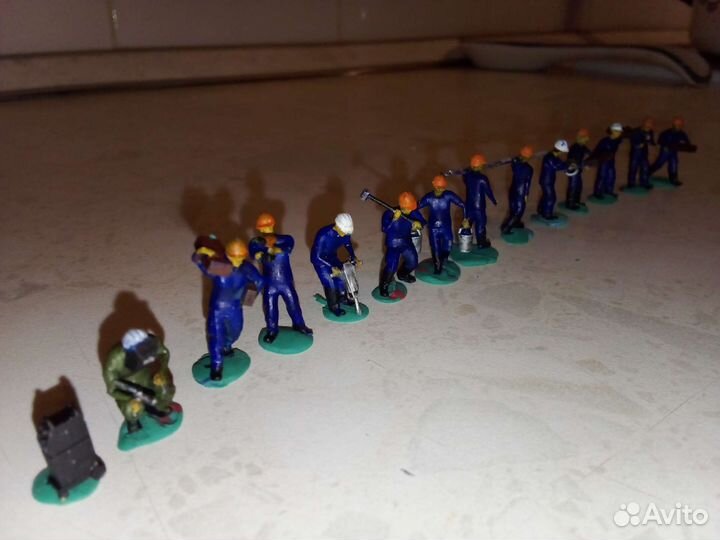 Набор фигурок строители