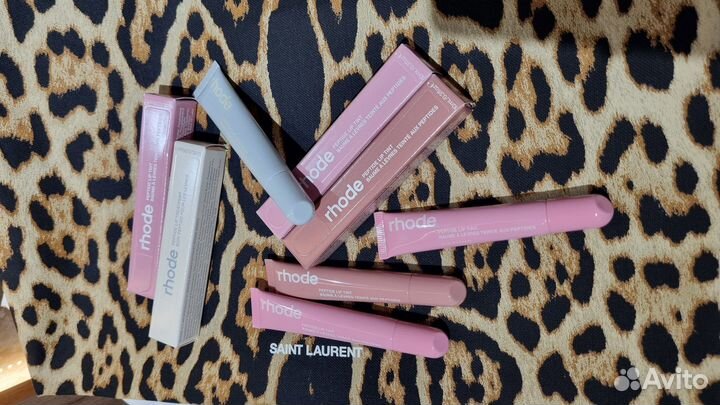 В наличии блеск Rhode