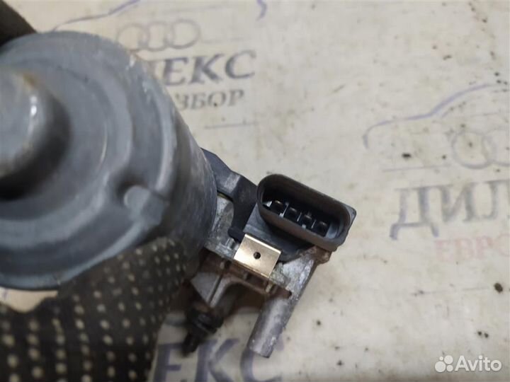 Моторчик стеклоочистителя передний VW Passat (B6)