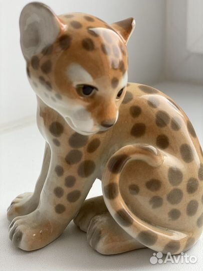 Фарфоровая статуэтка Леопард Лфз
