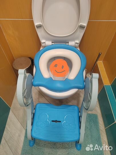 Детское сиденье на унитаз со ступенькой