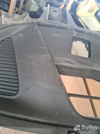 Решетка в бампер передняя Kia Sorento