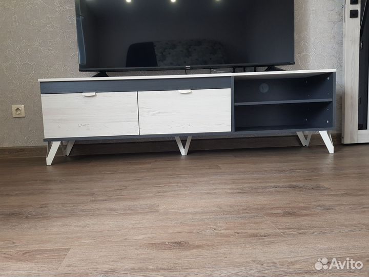 Тумба под телевизор новая