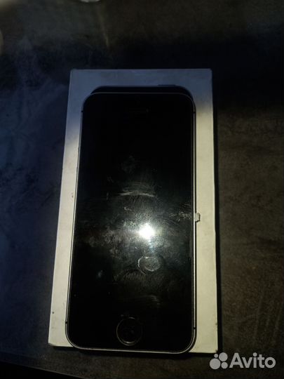 iPhone SE, 128 ГБ