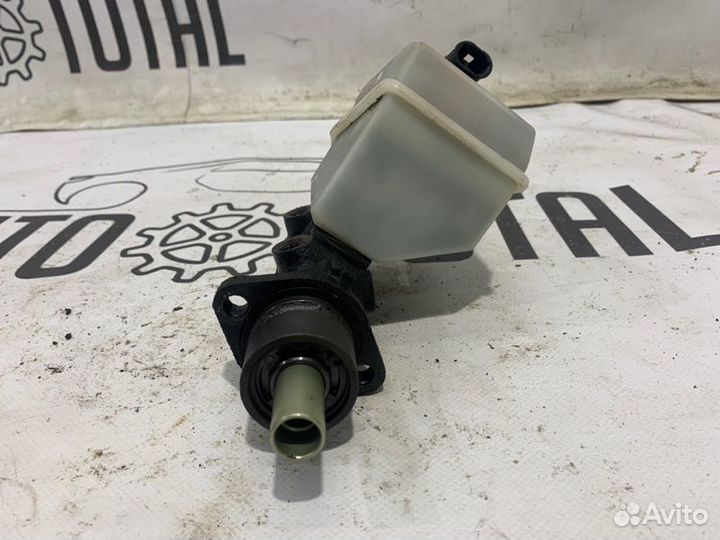 Главный тормозной цилиндр Renault Symbol K7JA700