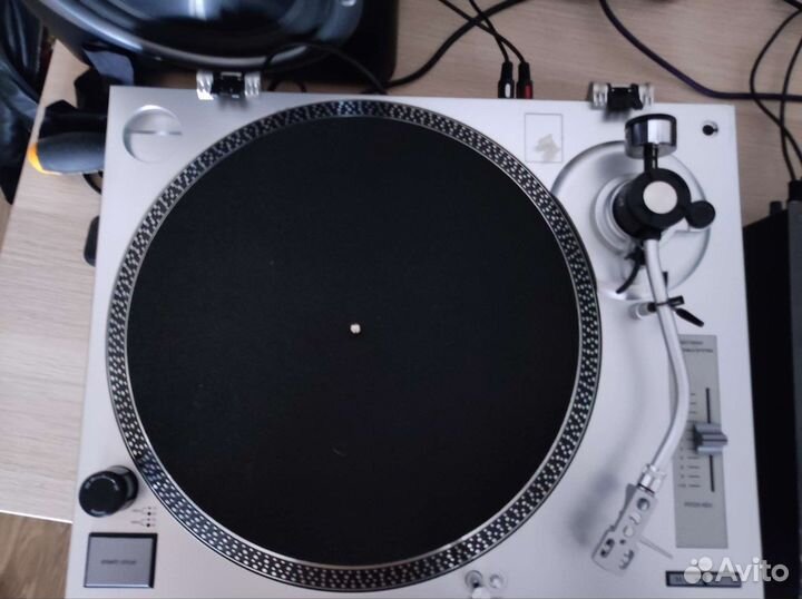Виниловый проигрыватель
