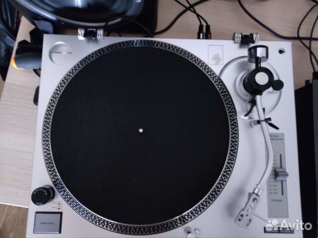 Виниловый проигрыватель