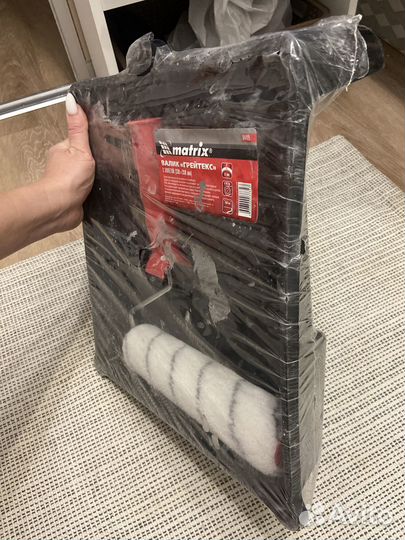 Валик с контейнером новый