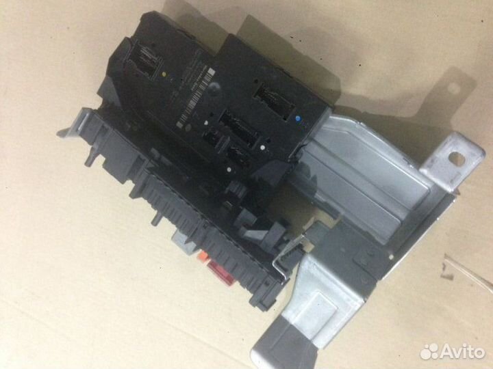 Блок предохранителей задний Mercedes-Benz