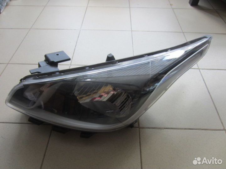 Фара левая Kia Rio