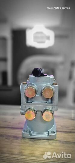 Кран тормозной главный (под педаль) Volvo FH12/FH1