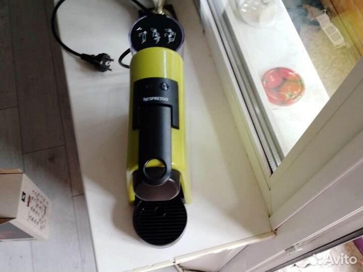 Капсульная кофемашина nespresso essenza mini green