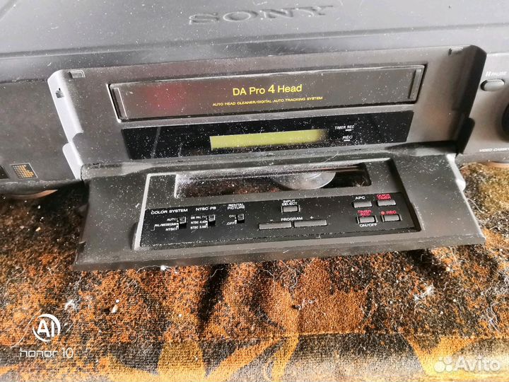 Видеомагнитофон