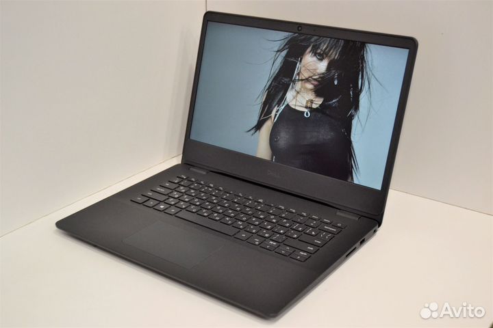 Качественный ноутбук Dell. Экран 14