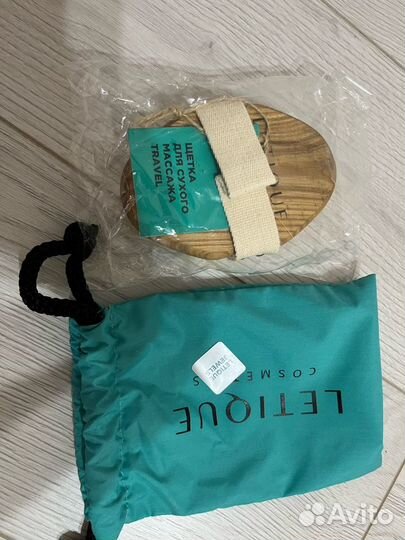 Щетка для сухого массажа от letique новая