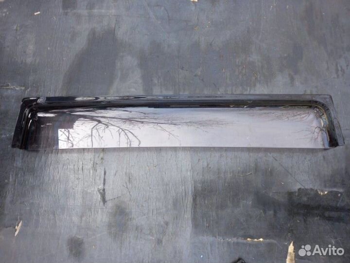 Ветровик задний левый Toyota Land Cruiser Prado