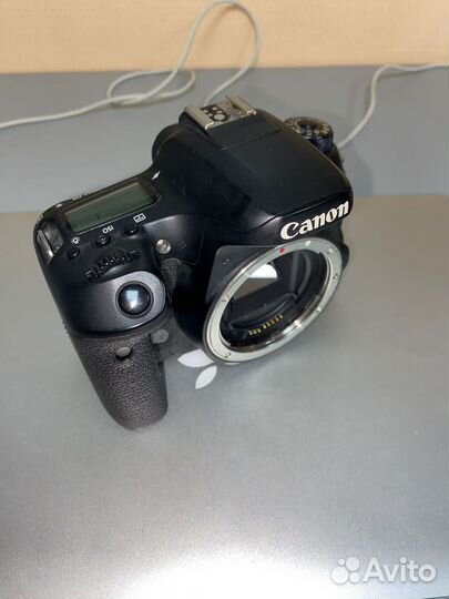 Canon 77d body