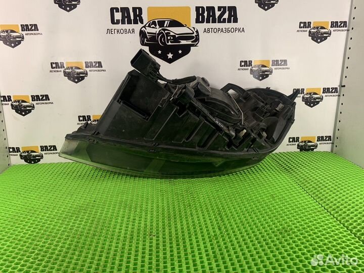 Фара передняя правая R Volvo XC60