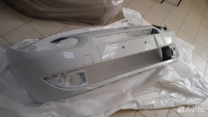 Бампер передний Renault Fluence 2009-13 в цвет