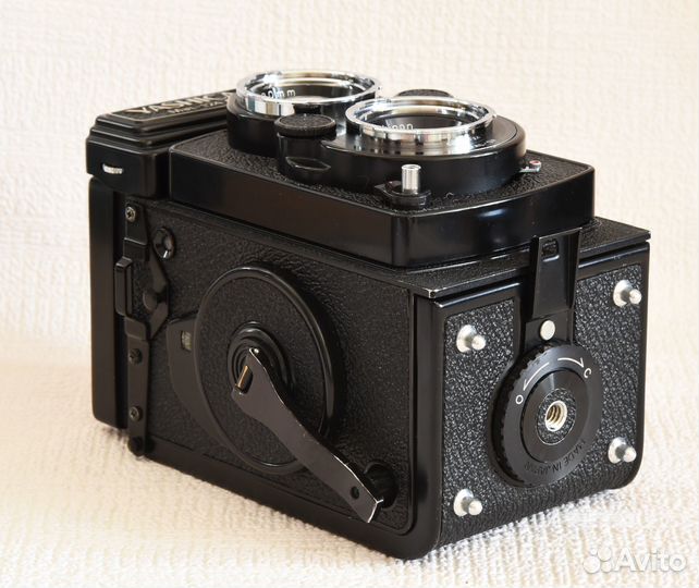 Yashica MAT 124G