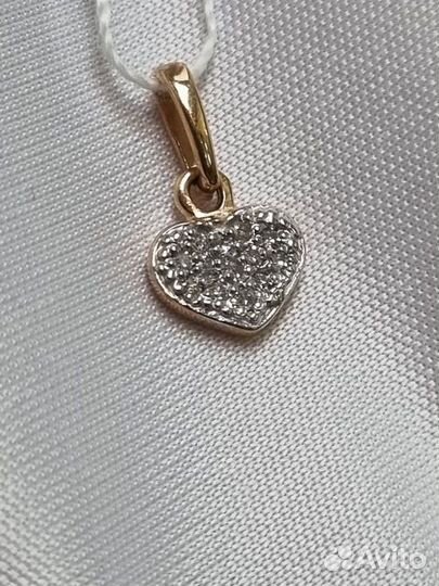 Золотая подвеска с бриллиантом