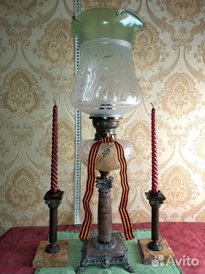 Старинная керосиновая лампа