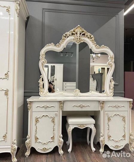 Спальный гарнитур Флоренция в наличии