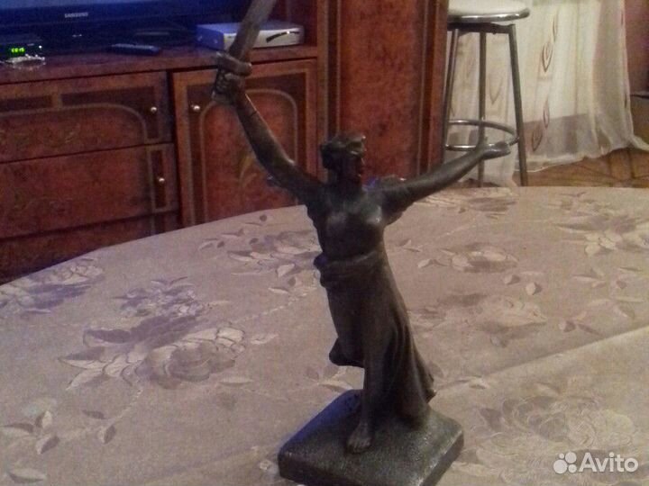 Керамические статуэтки, фарфоровые